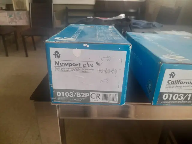 Griferia FV ducha o bañera modelo newport