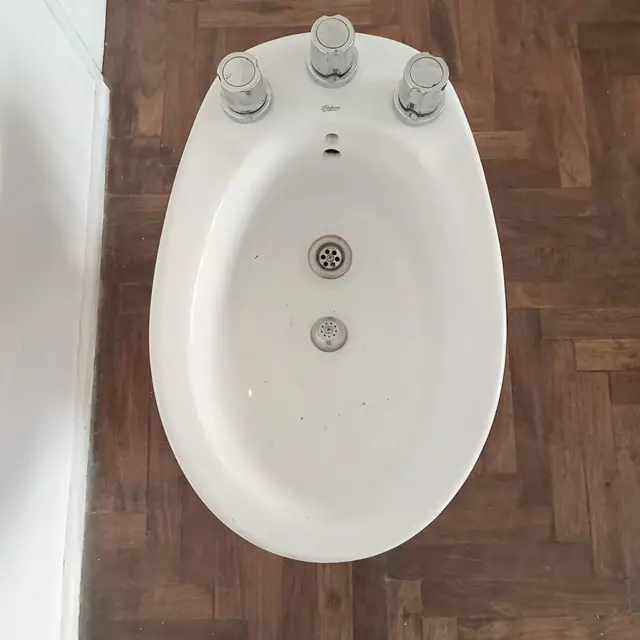 Bidet y griferia