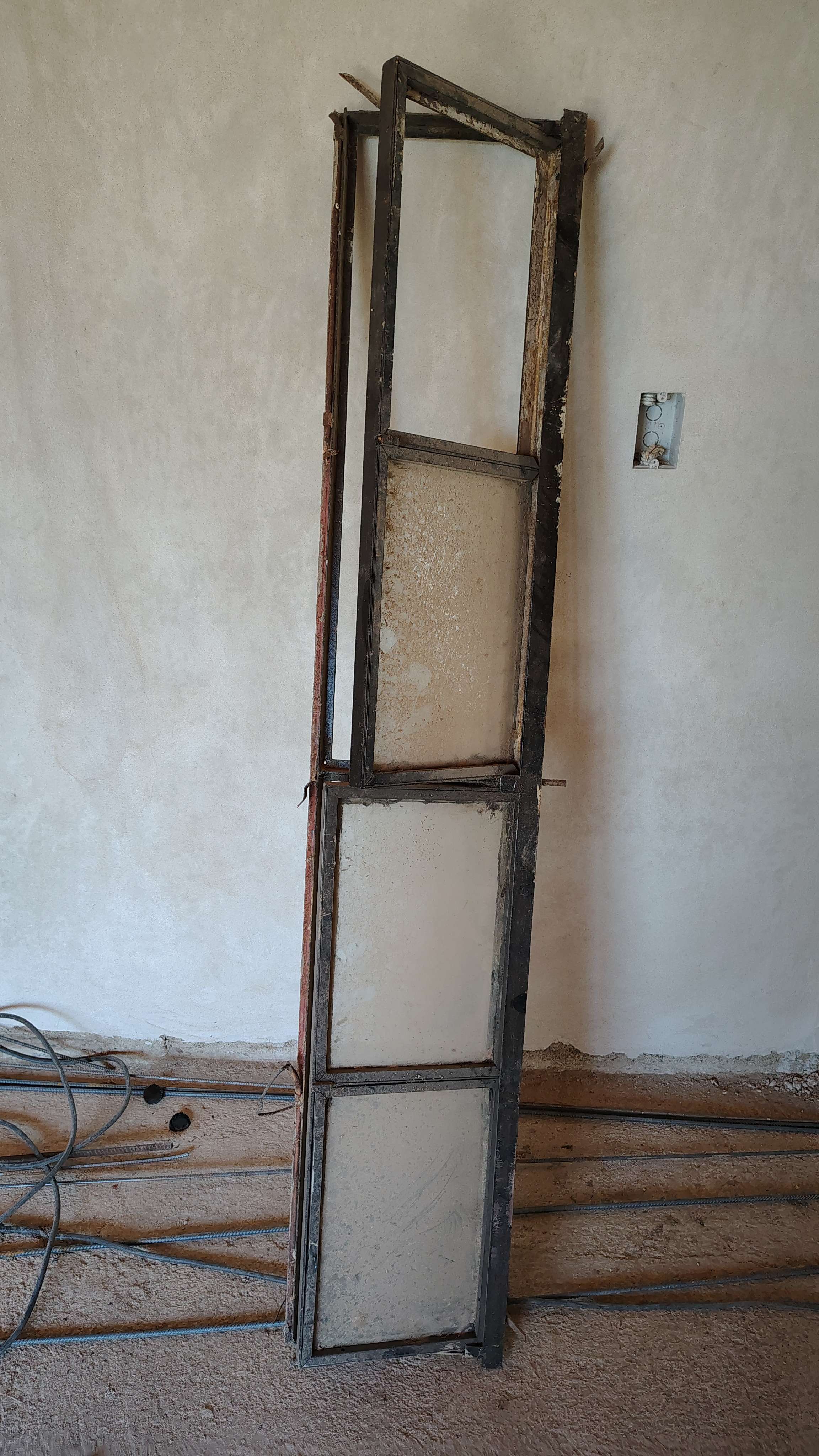 Ventana de 1,60 x 30 cm