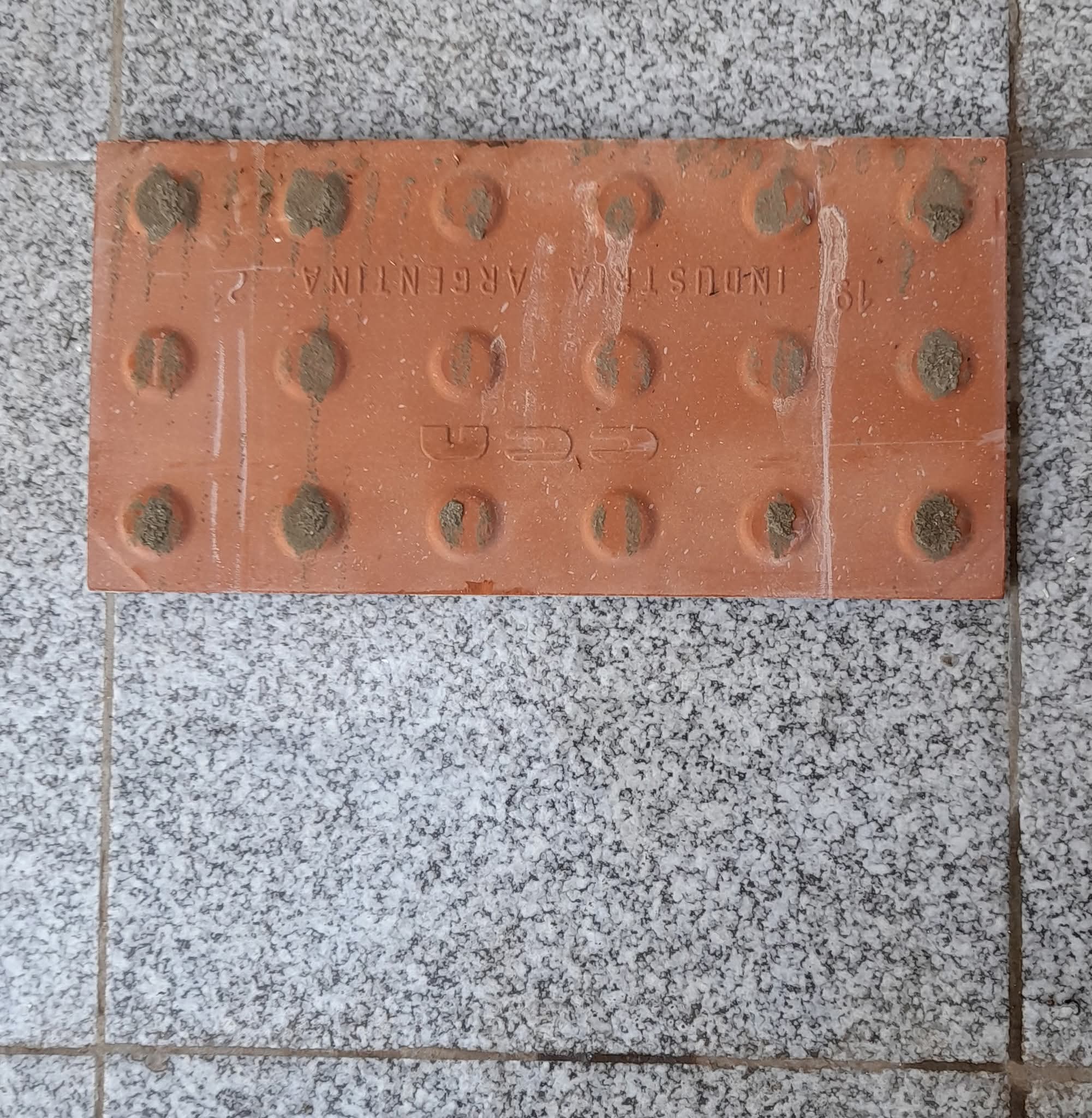 Zócalos cerámicos de industria argentina CCN color 19 4 color beige