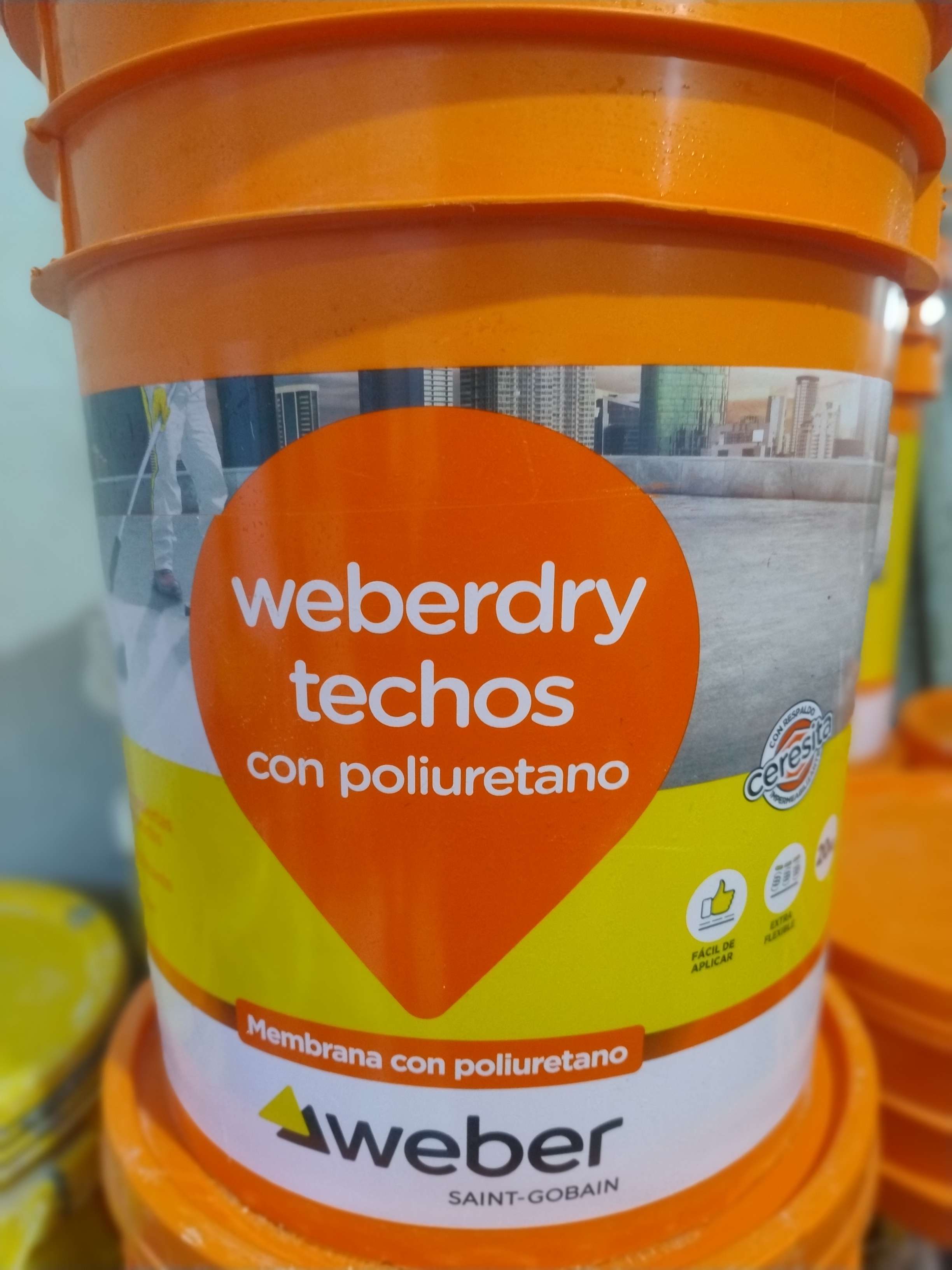 Por unidad 85.000 si es por los 10 tachos una oferta imperdible por 800.000