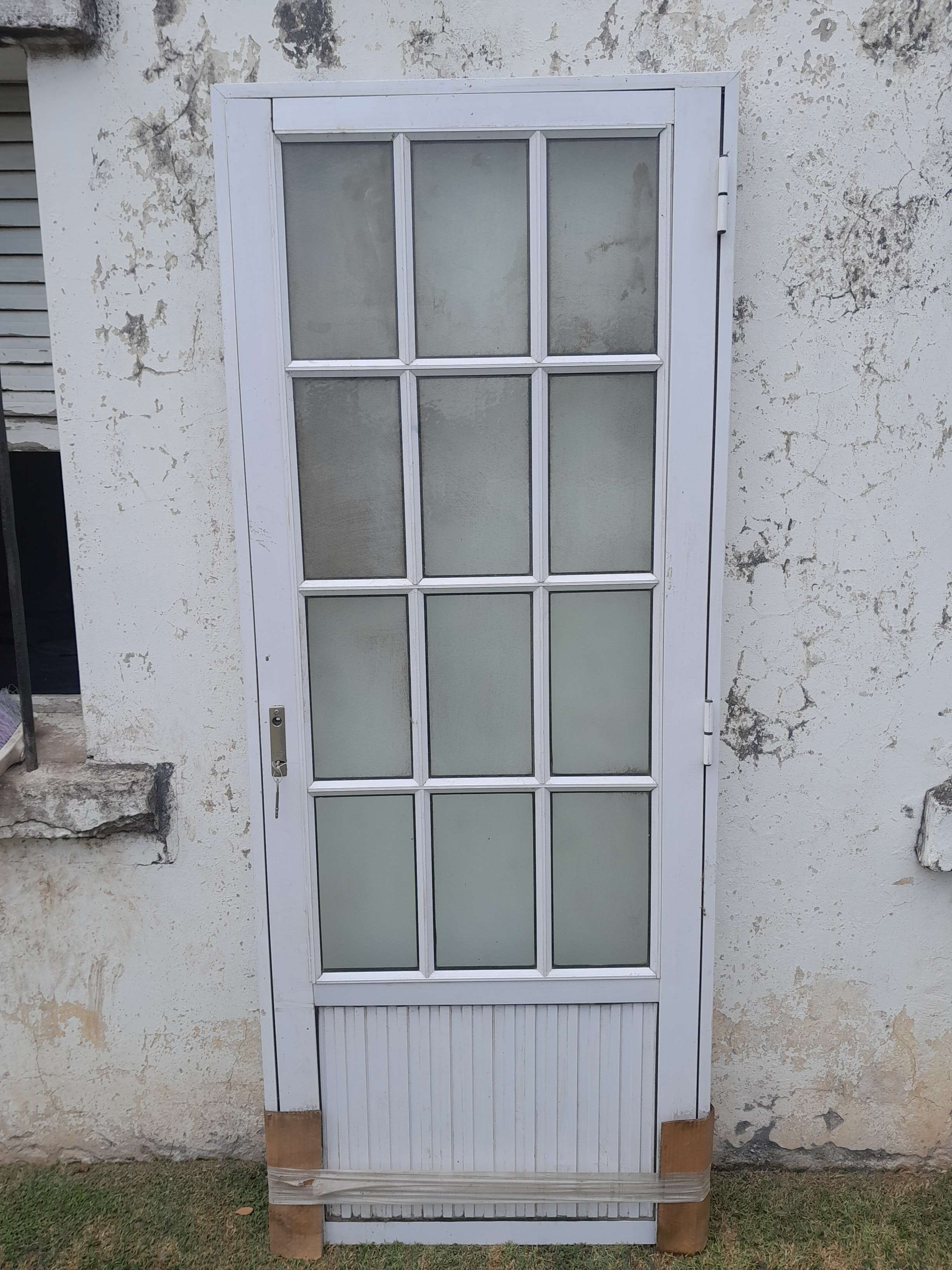 Puerta de aluminio 
