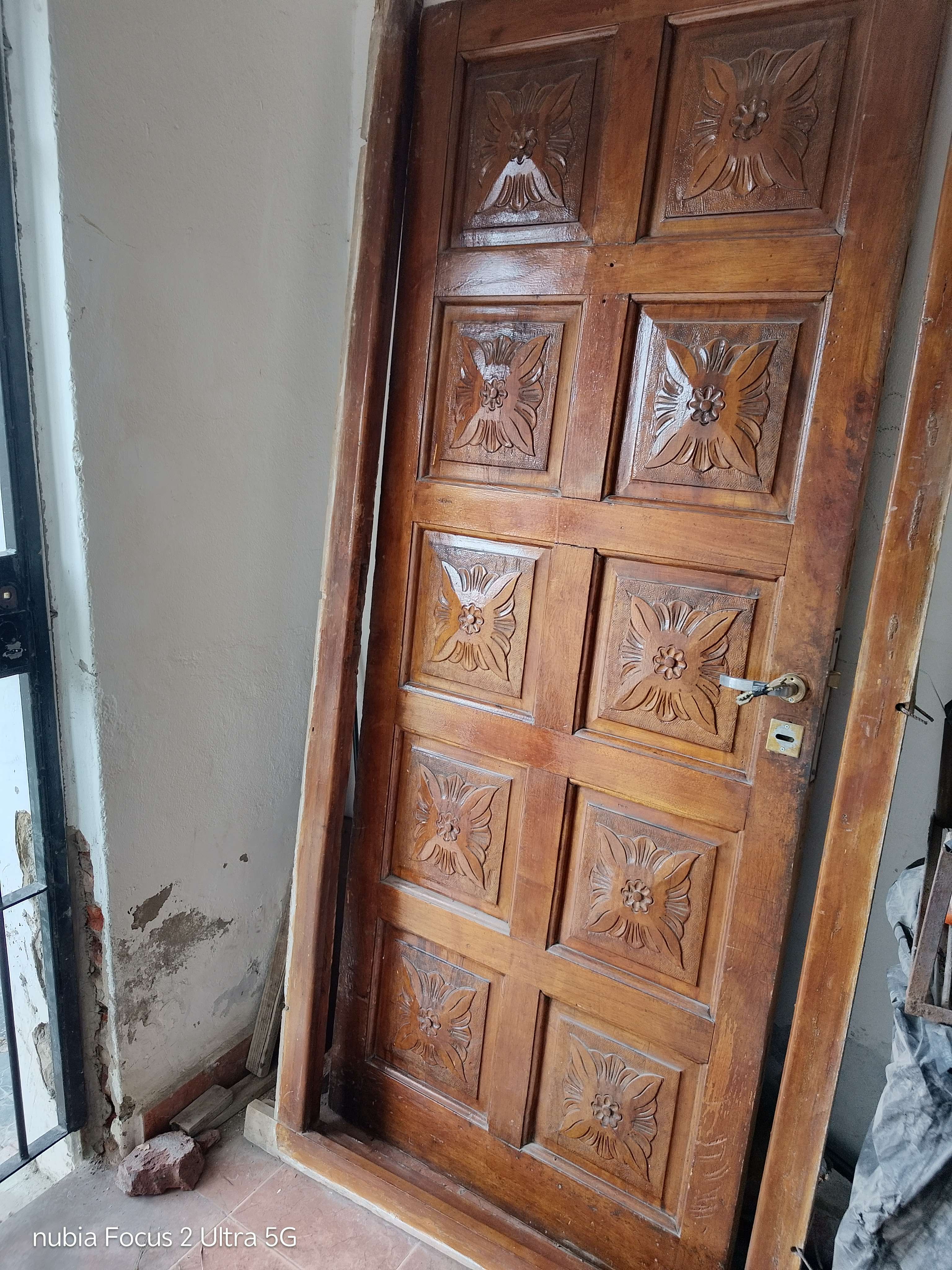 Puerta de madera 