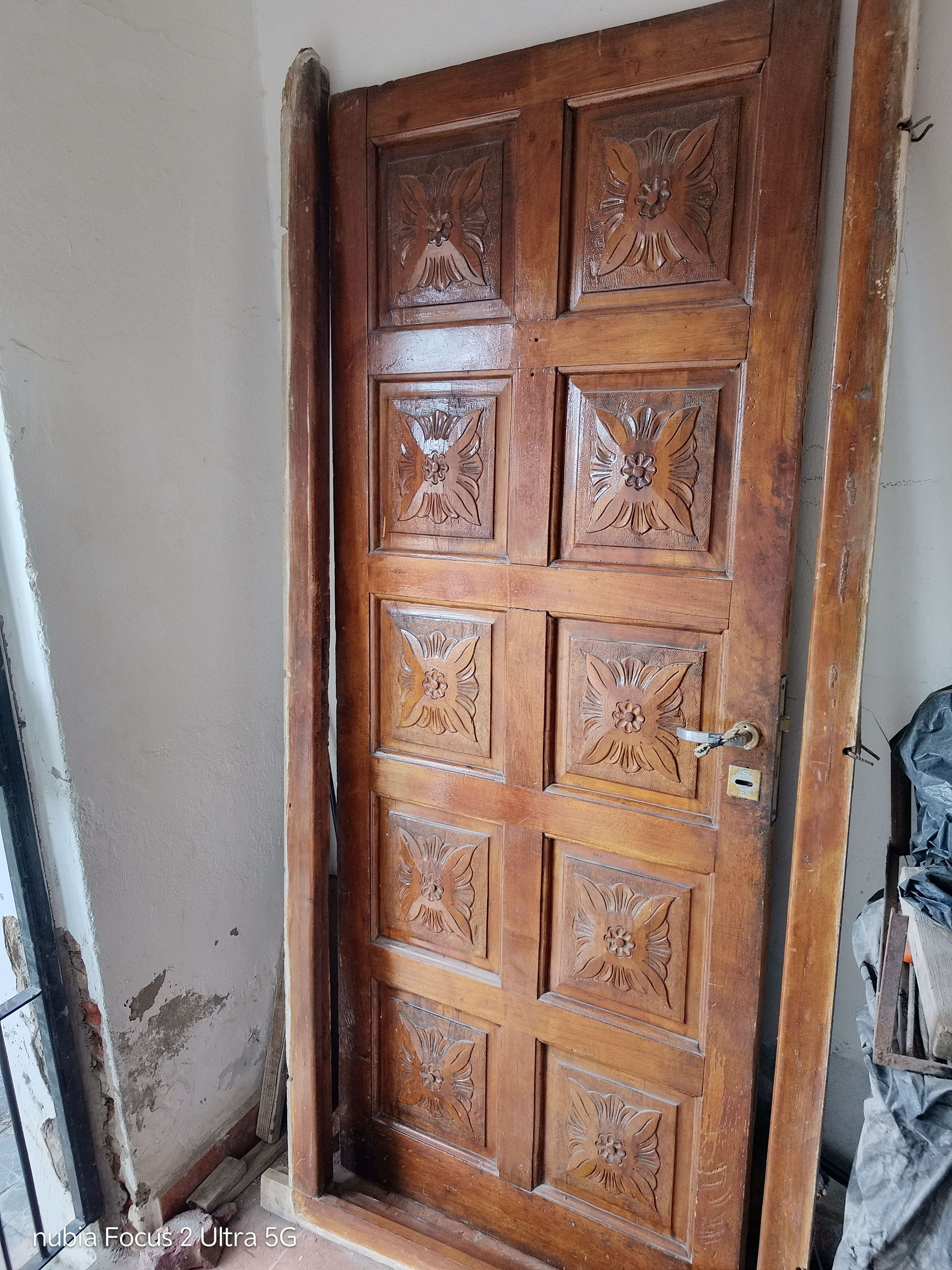 Puerta de madera 