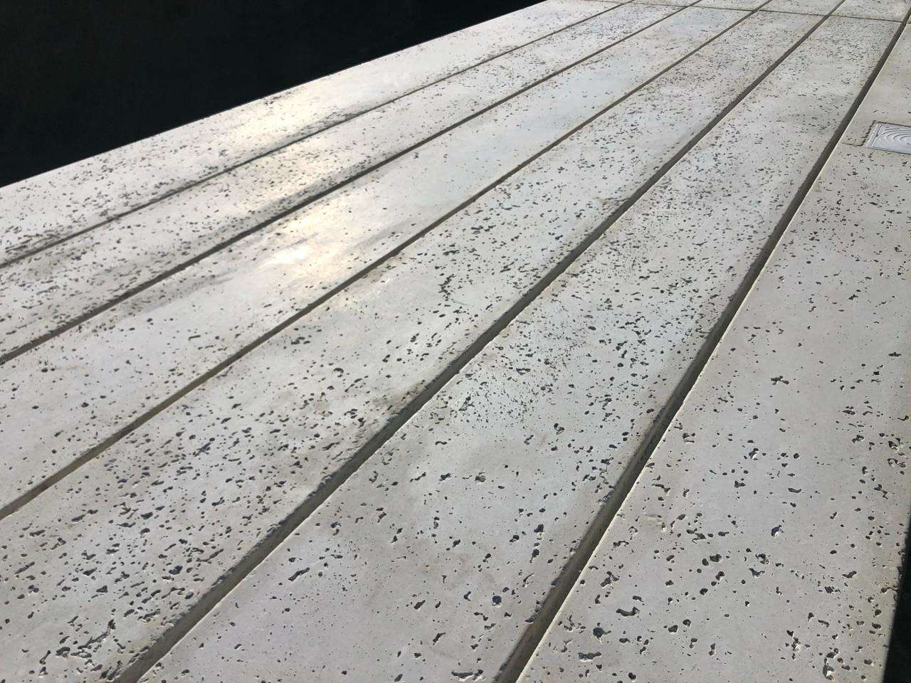 Deck pileta poroso antitermico