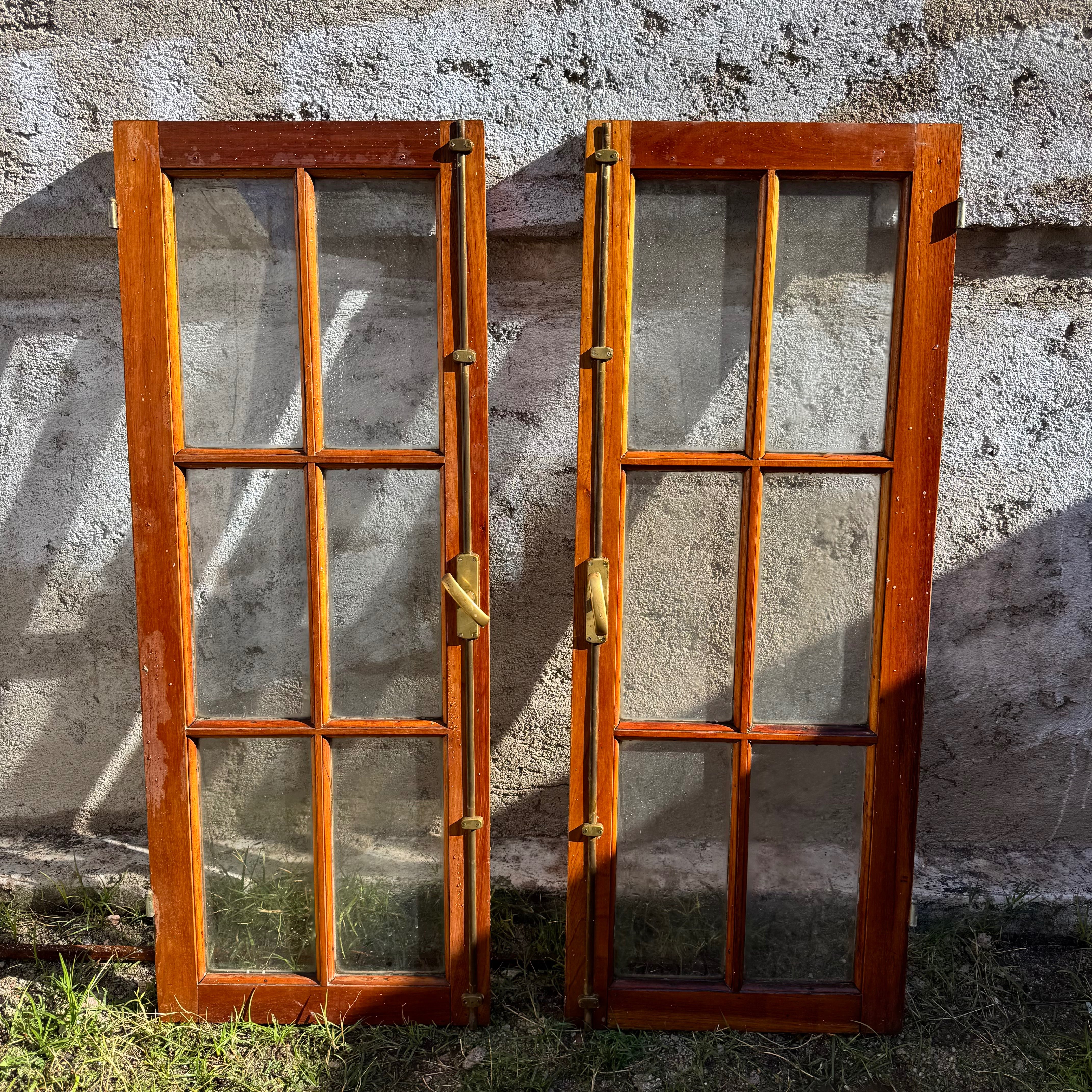Super Venta de Aberturas de Madera Cedro y Mesadas