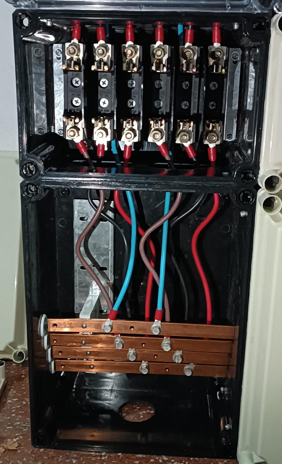 Gabinetes Modulares para Medición de Energía Trifasica T1