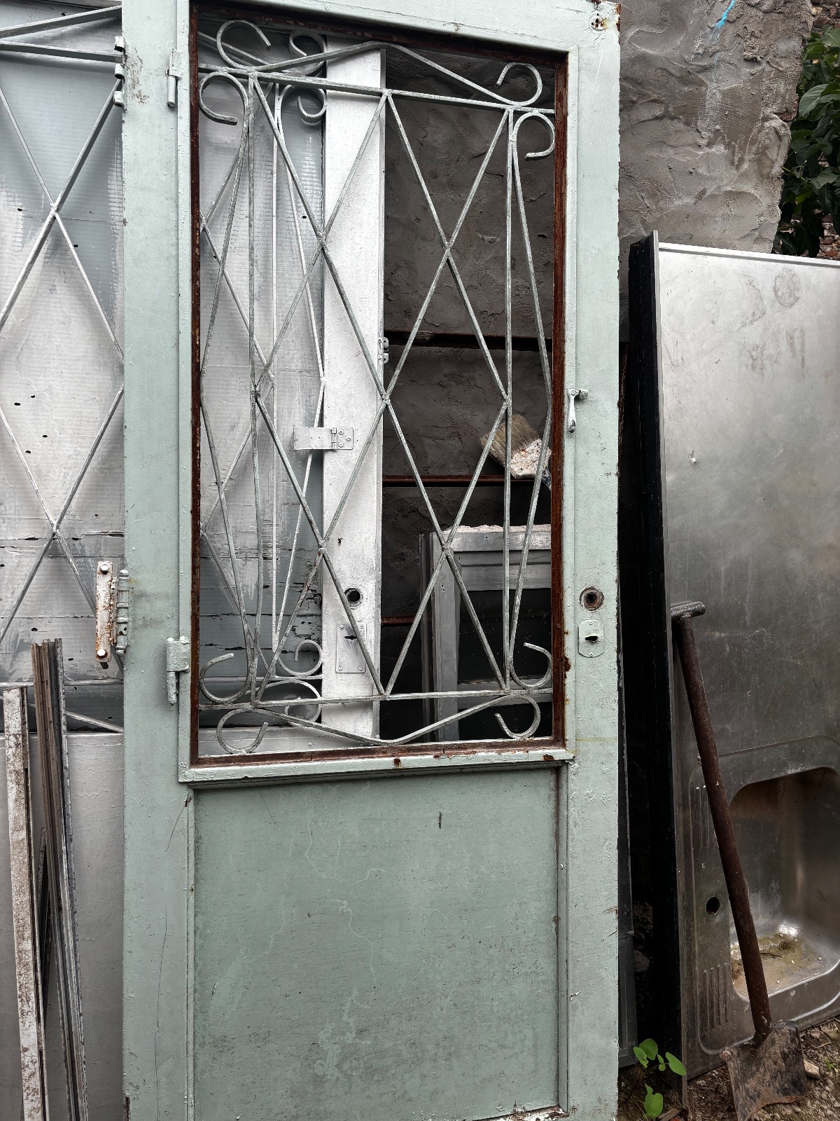 Puertas chapas y placas lote 25