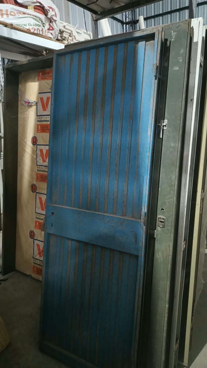 puerta de chapa simple