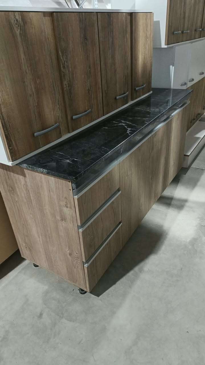 Bajo mesada 1.70X0.60 con granito negro