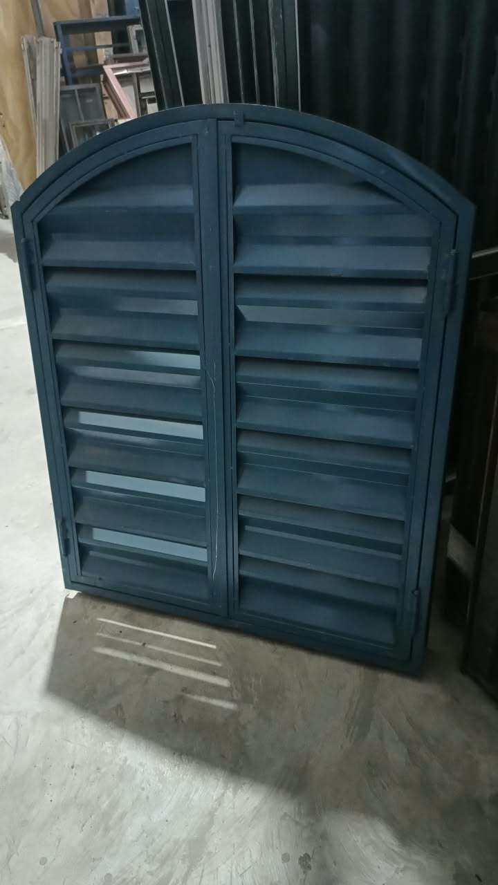 Ventana de chapa con arco 1.00x120mts