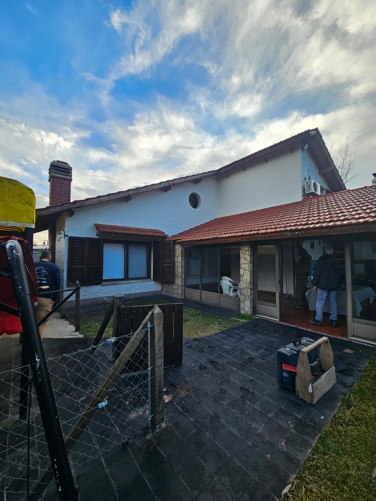 Lote entero de 200m2 de tejas francesas,limpias en impecable estado