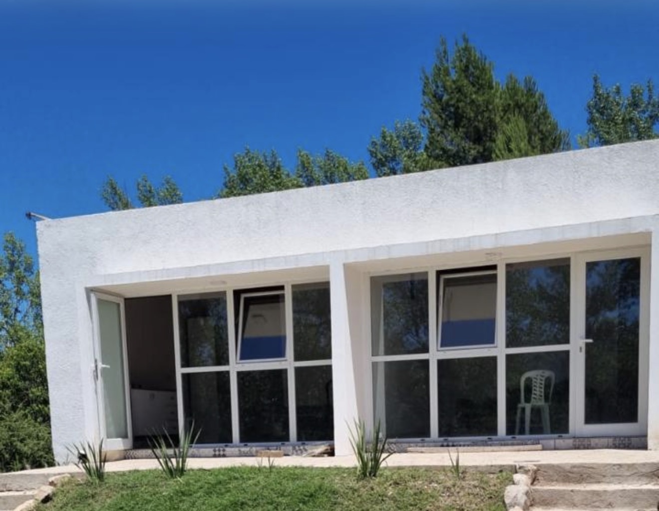 Puerta ventana de 3,20 x 2,00 con vidrio templado de 5 mm y cámara de aire de 9 mm línea modena