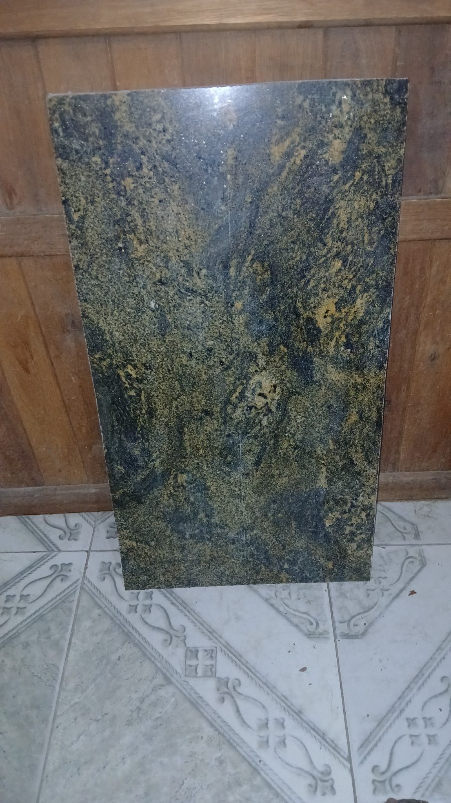 Vendo piedra de mármol de altura tiene 0.80 y de ancho tiene 0.45