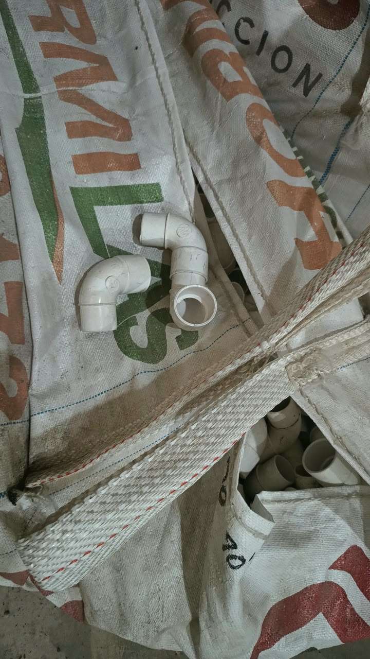 CODO DE 40 a 90º  PVC