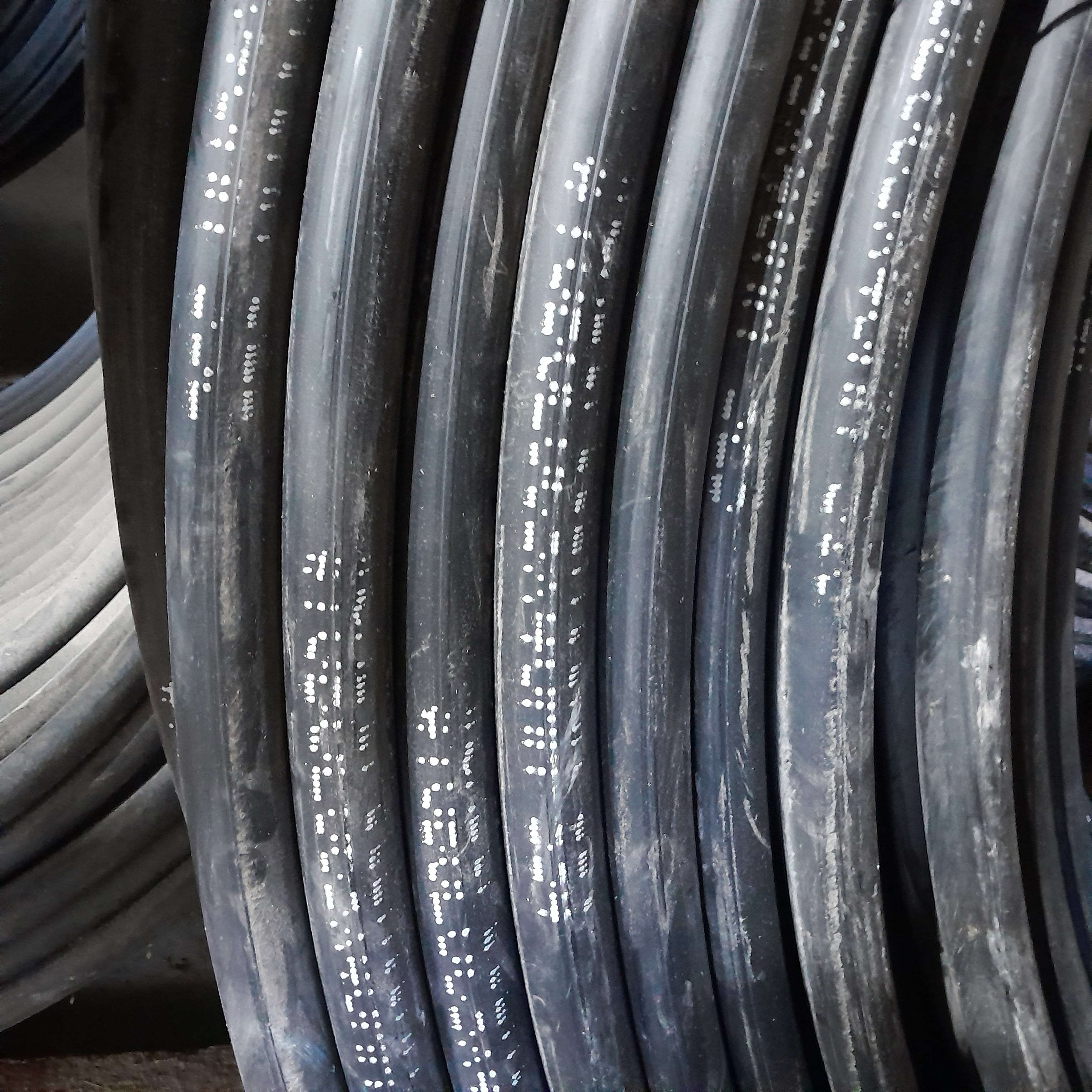 ¡LIQUIDACIÓN DEPÓSITO! Monotubo Pead Tripipe 40x3mm - Metro / Rollo / Lote